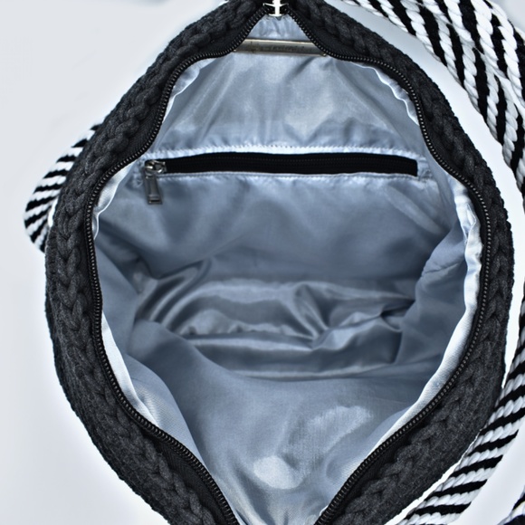 💕 Handmade Backpack with Greek Key Design - Picture 4 of 6